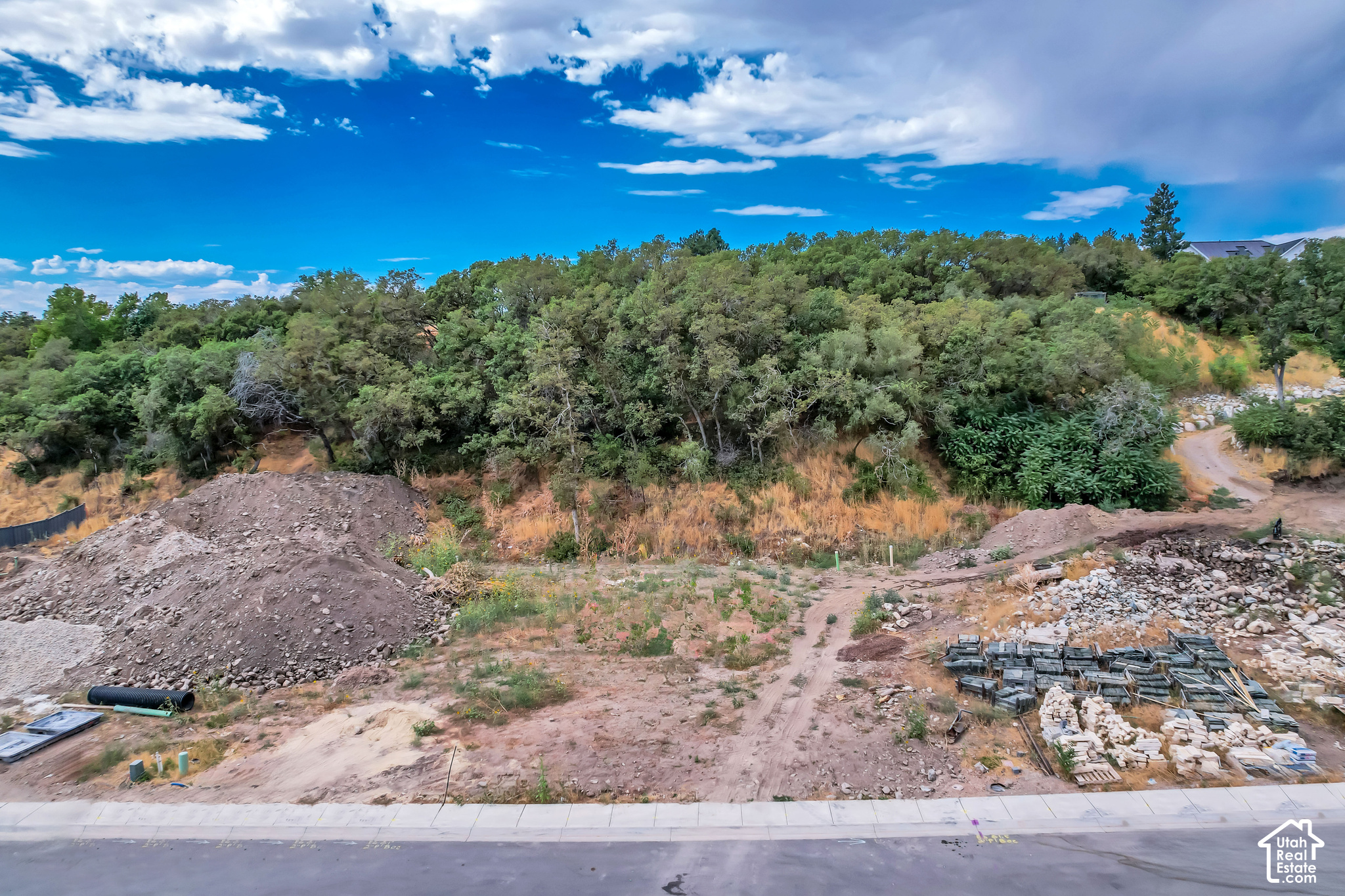 main property photo 19