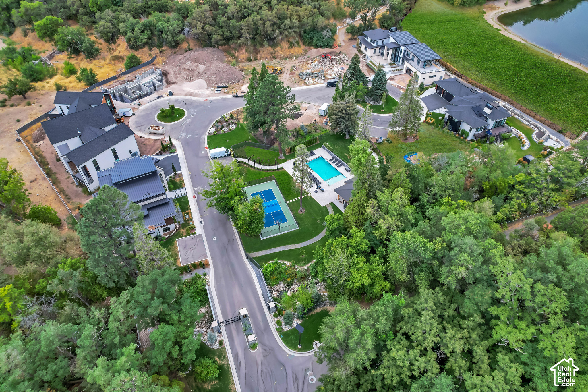 main property photo 41