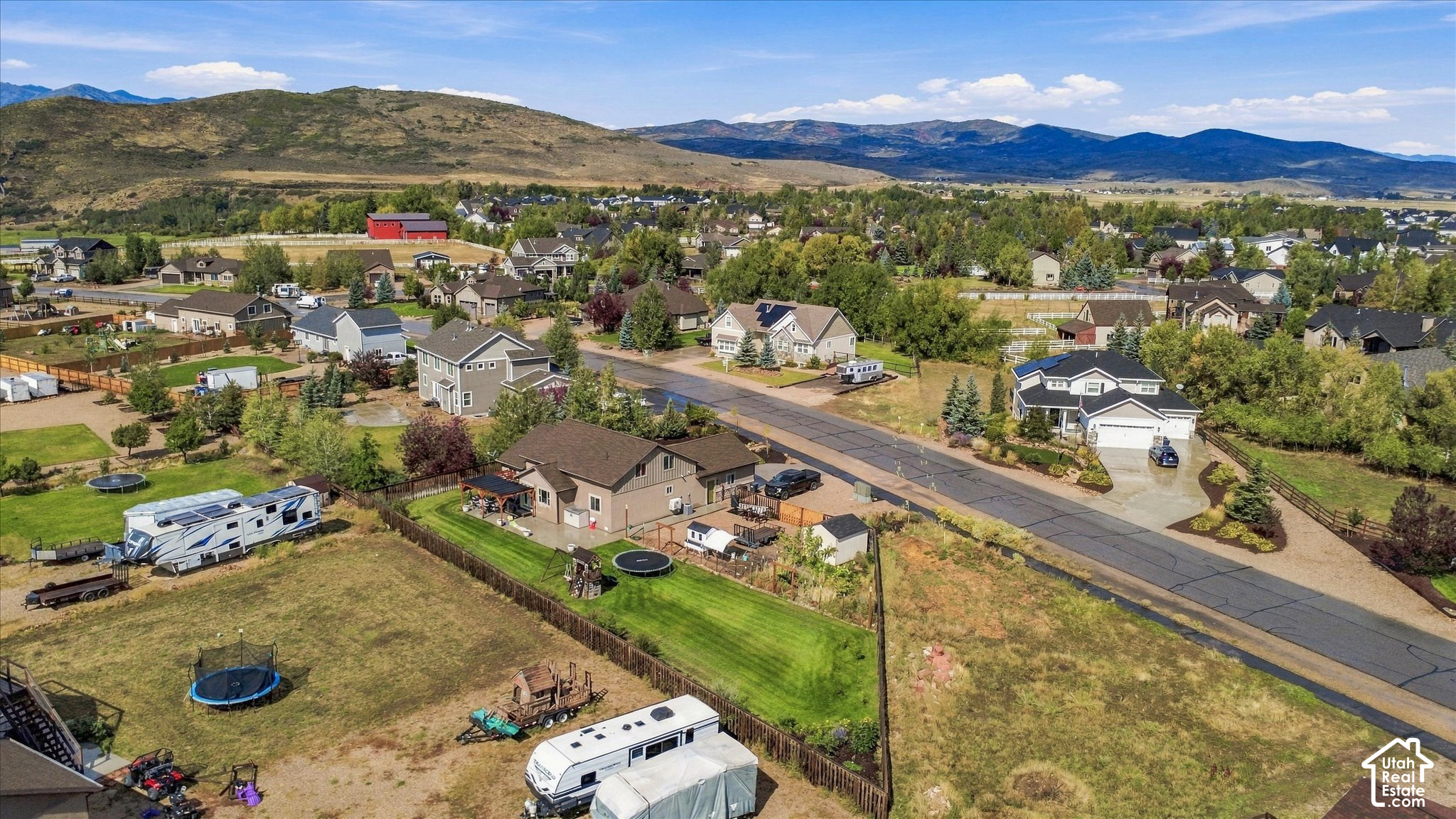 main property photo 40