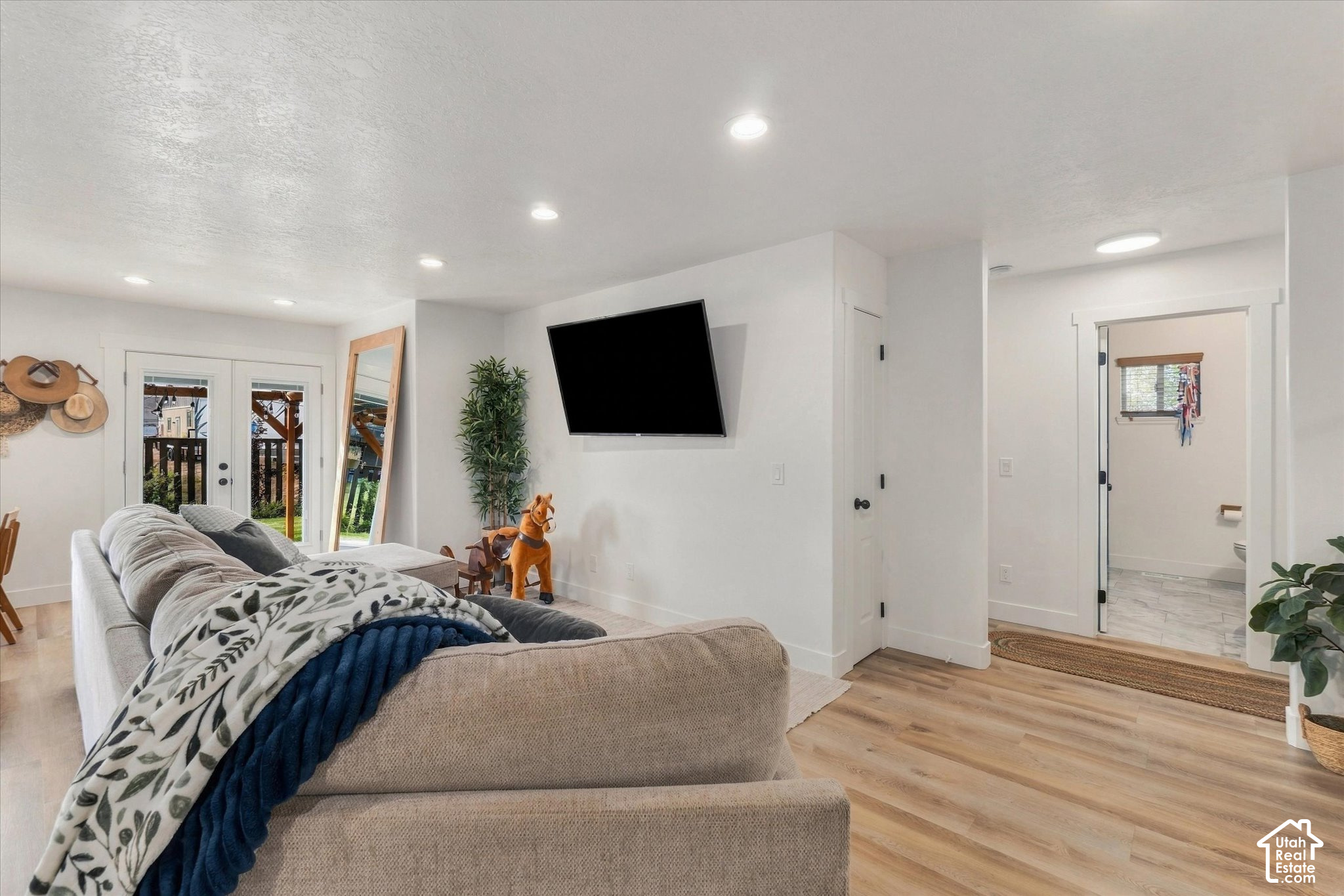 main property photo 7