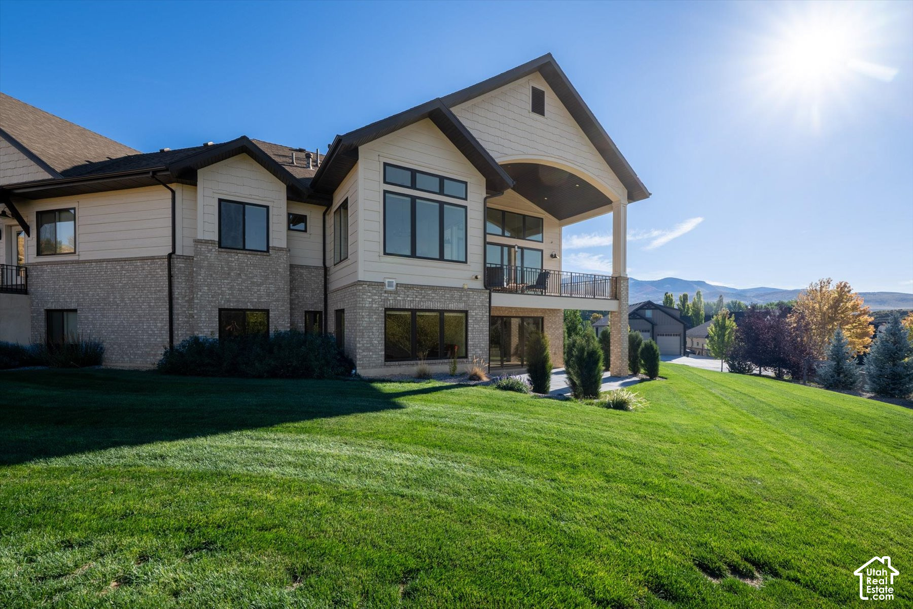 main property photo 12