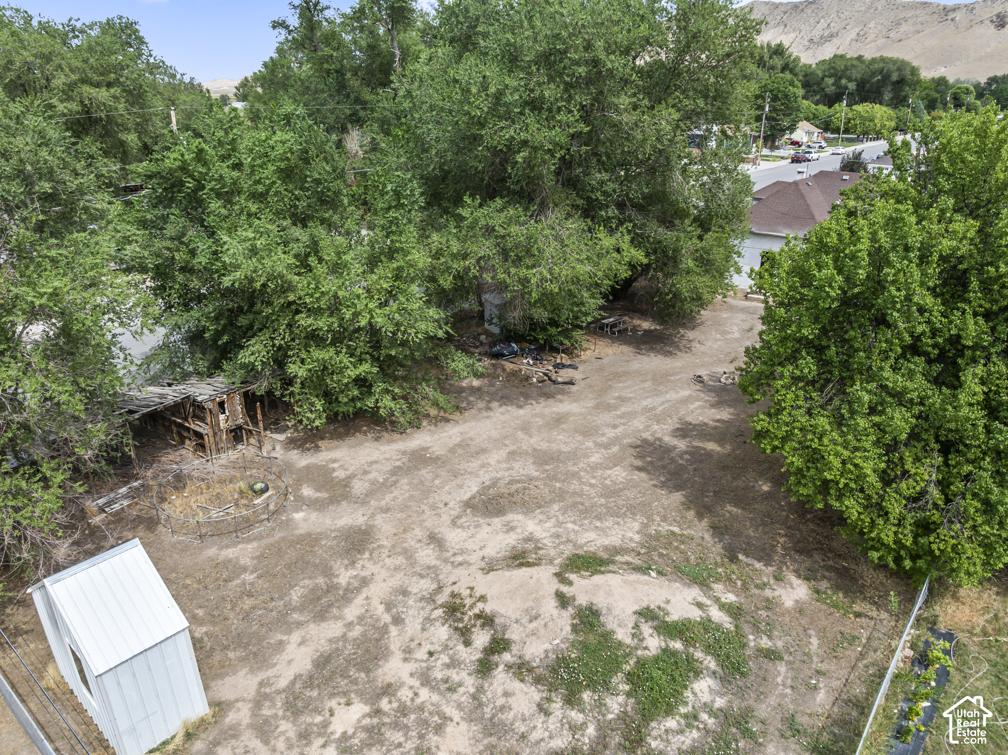 main property photo 35