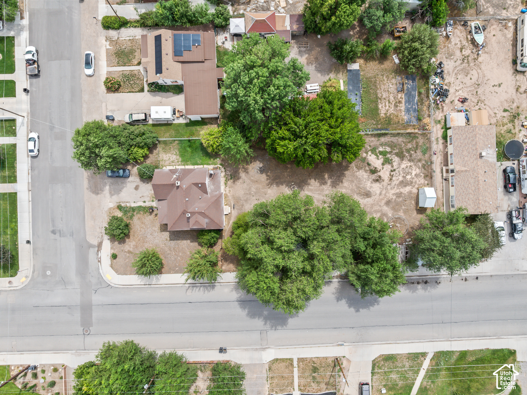 main property photo 40
