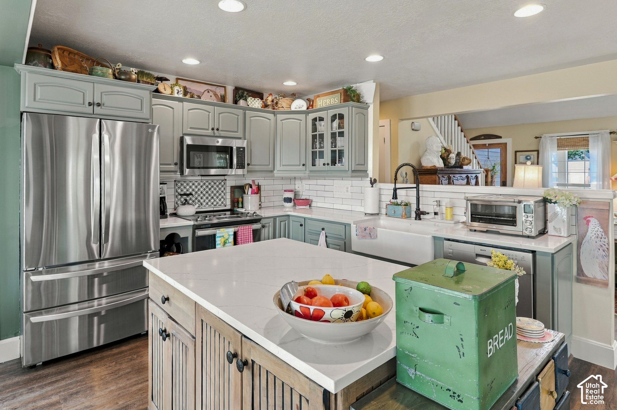 main property photo 12