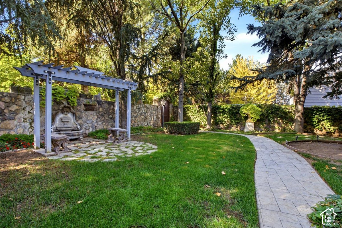 main property photo 28