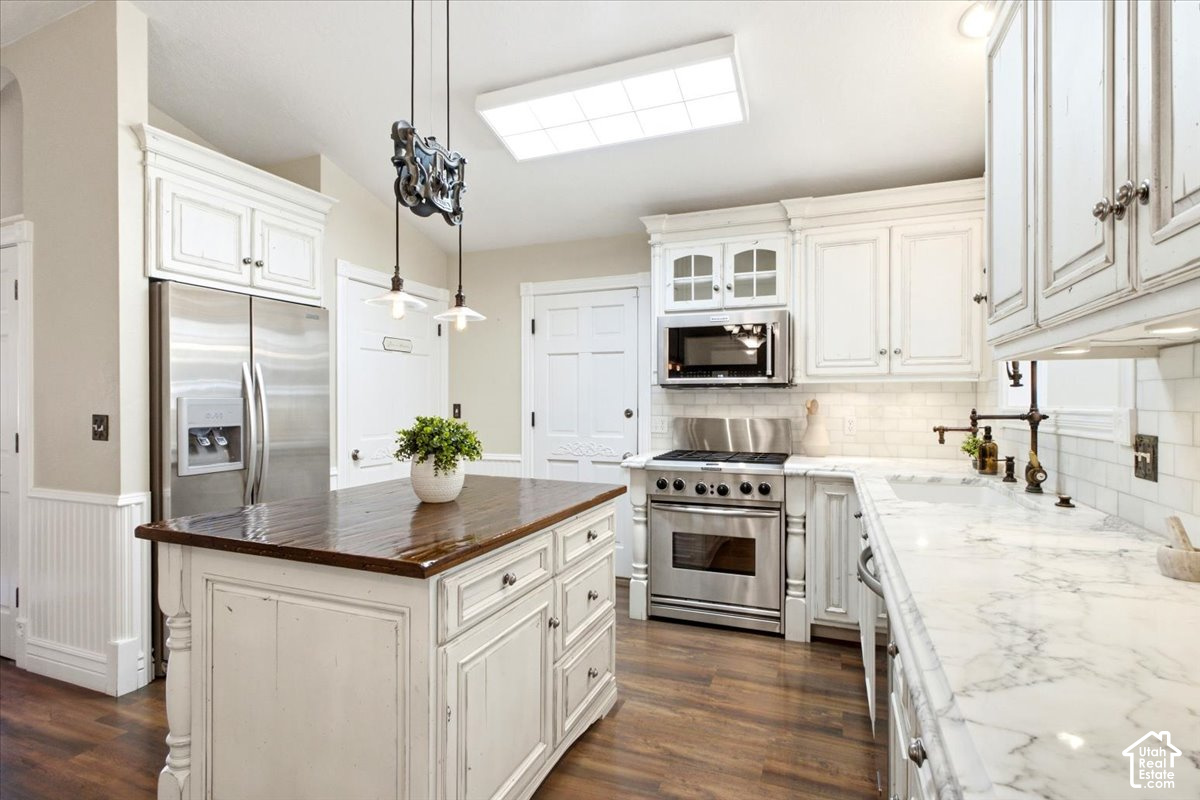 main property photo 7