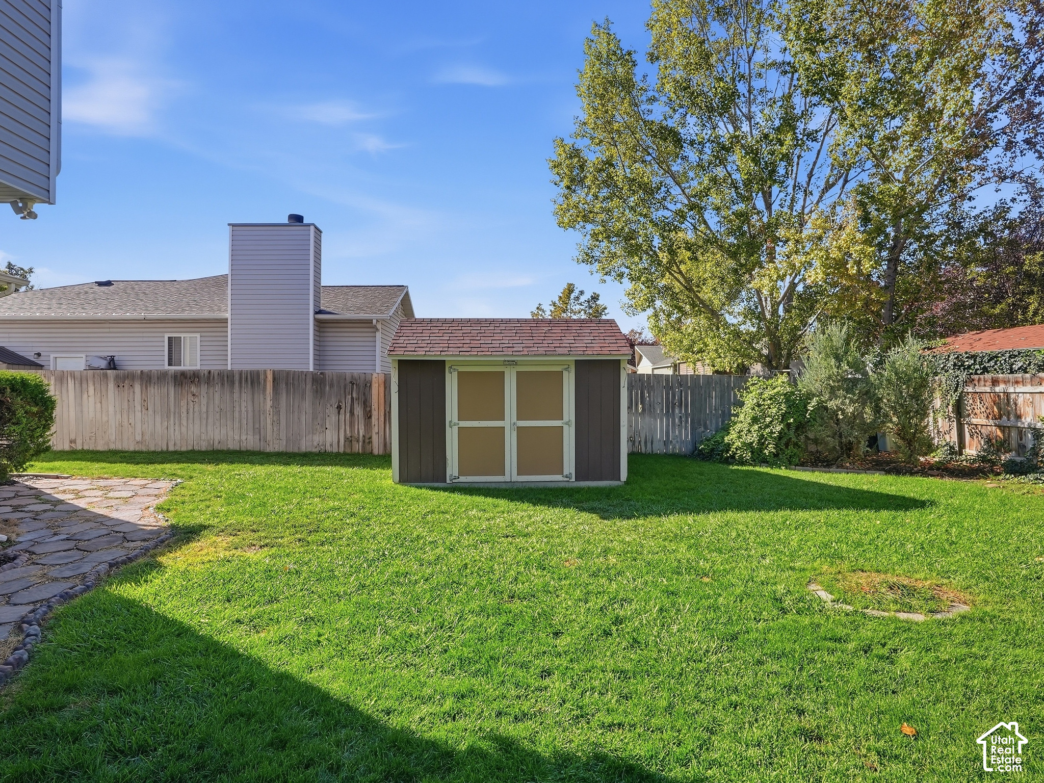 main property photo 13