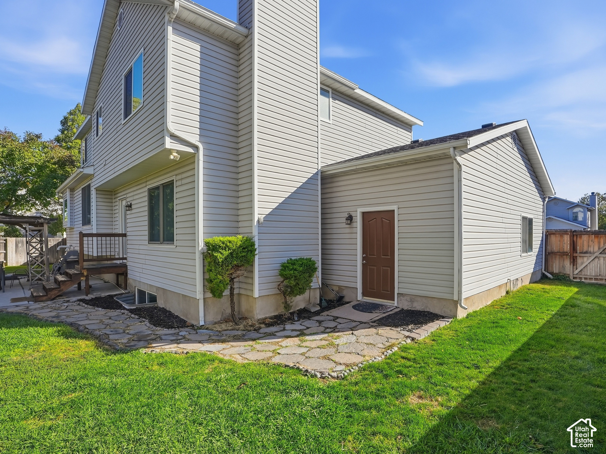 main property photo 18