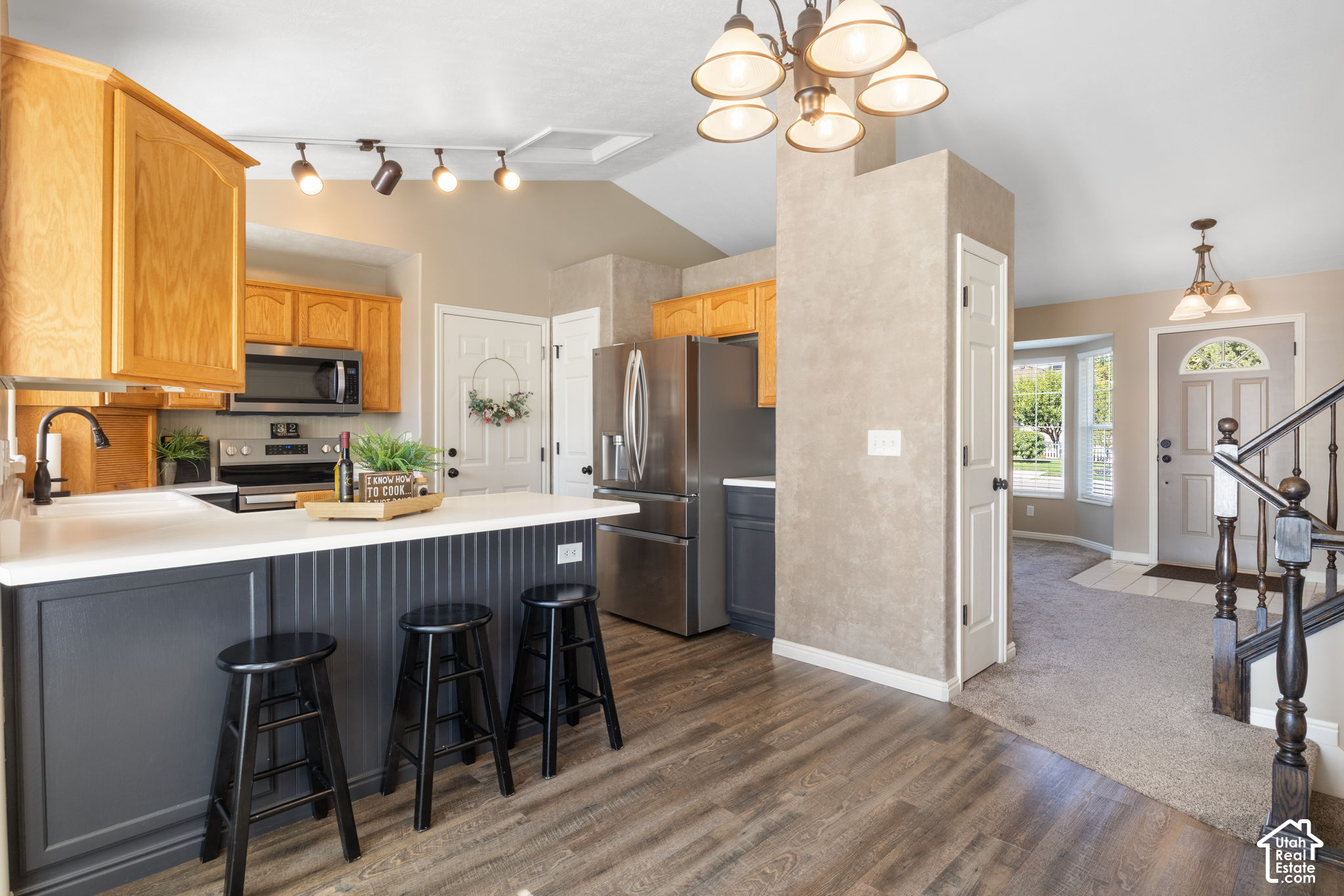 main property photo 9