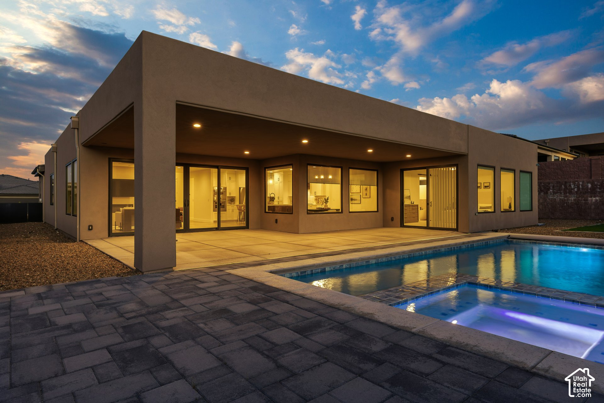 main property photo 13