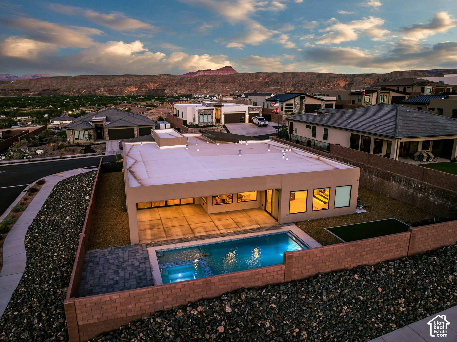 main property photo 5