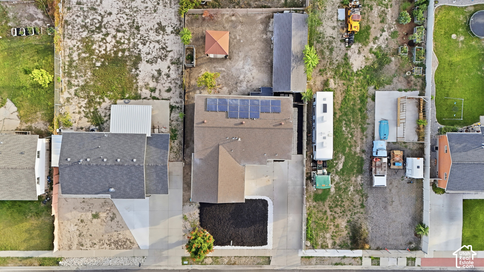main property photo 37