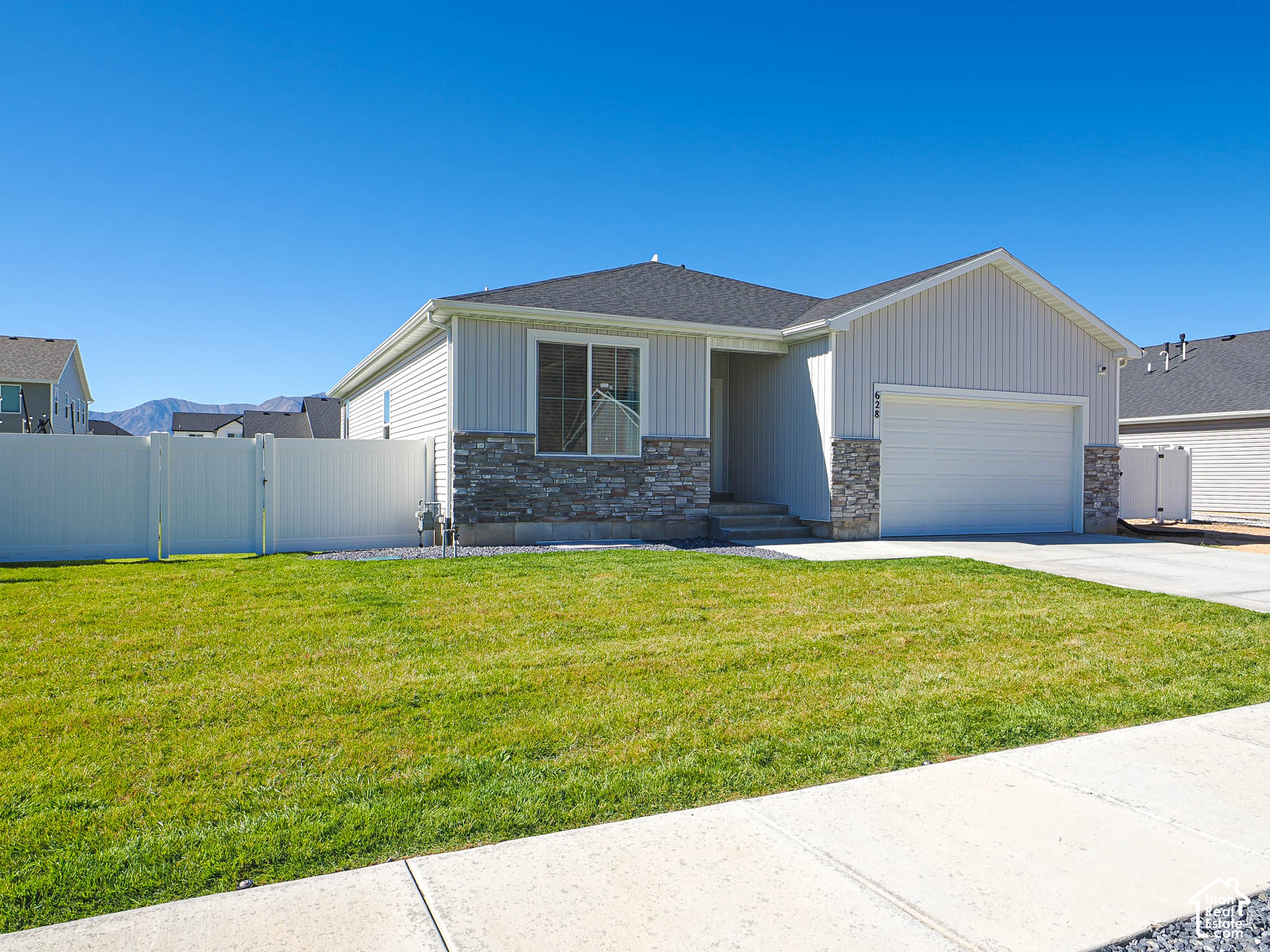 main property photo 0