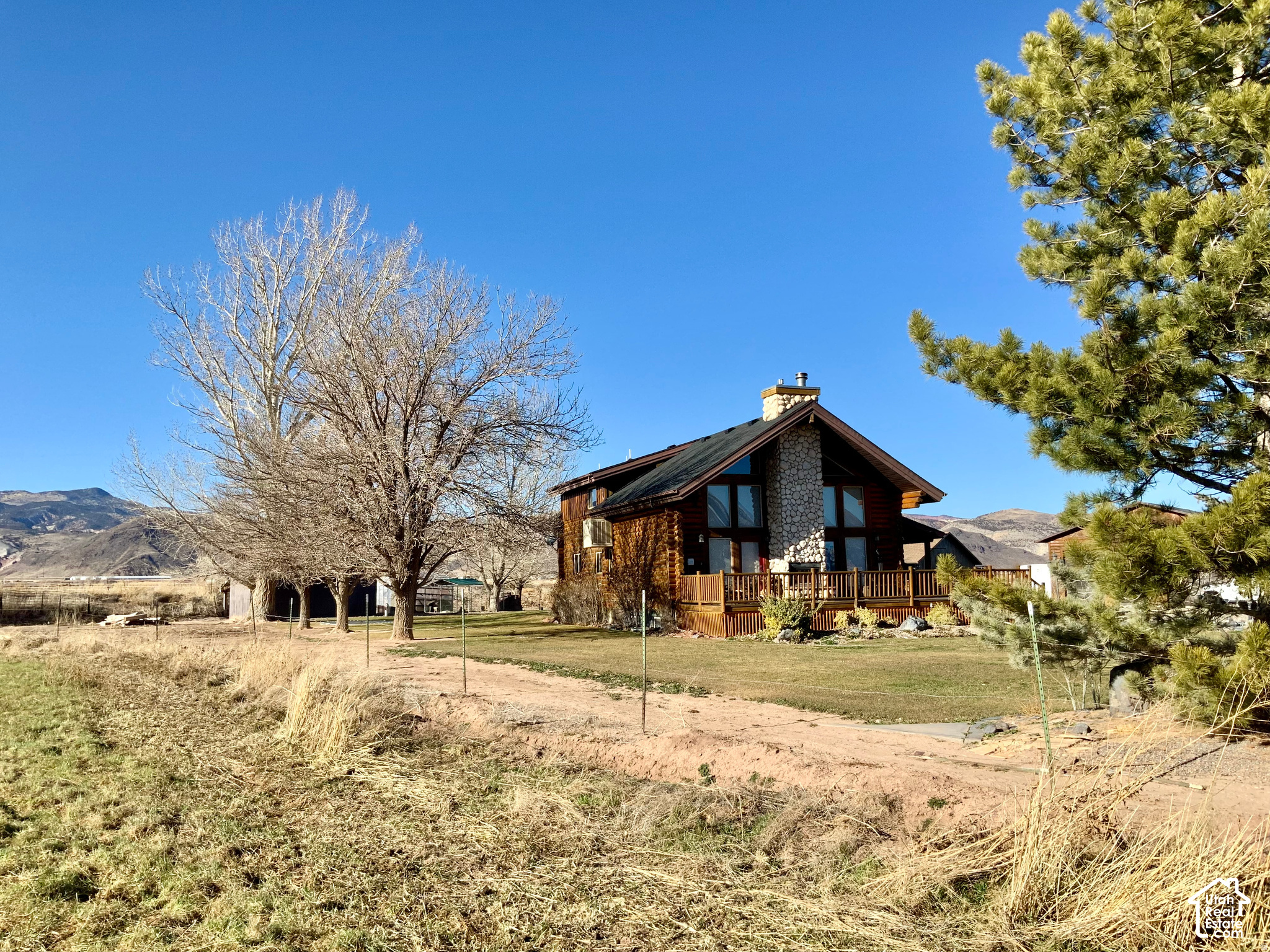 main property photo 20