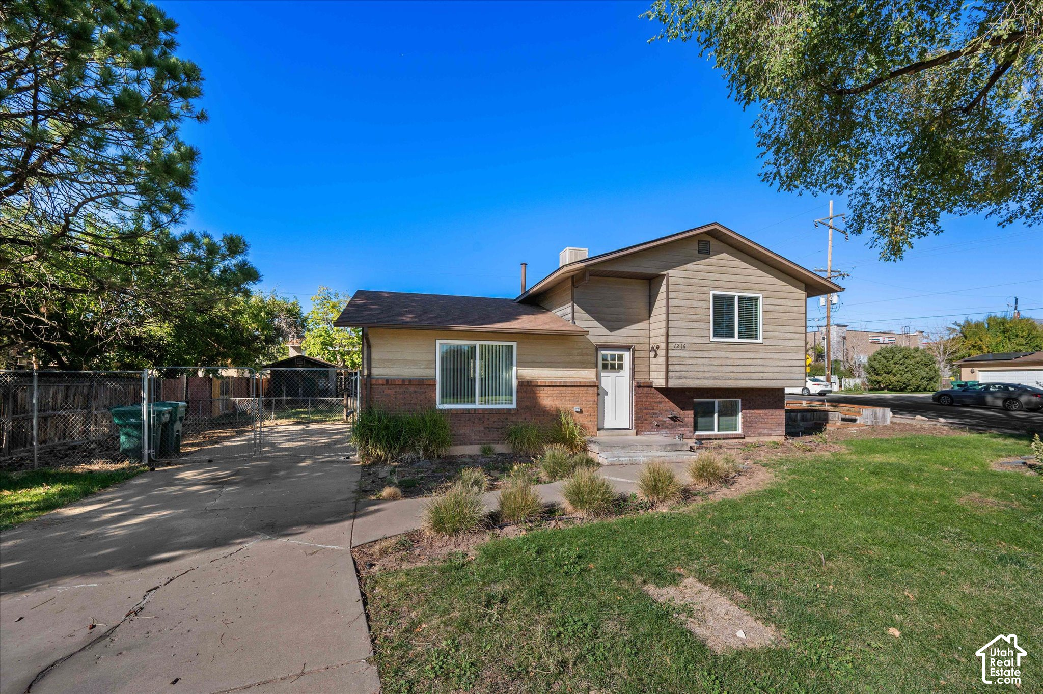 main property photo 20