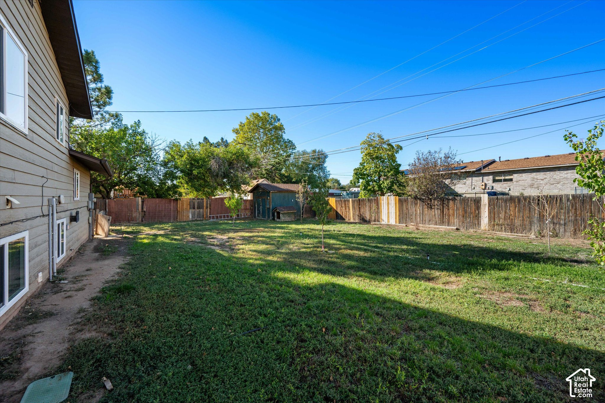 main property photo 28