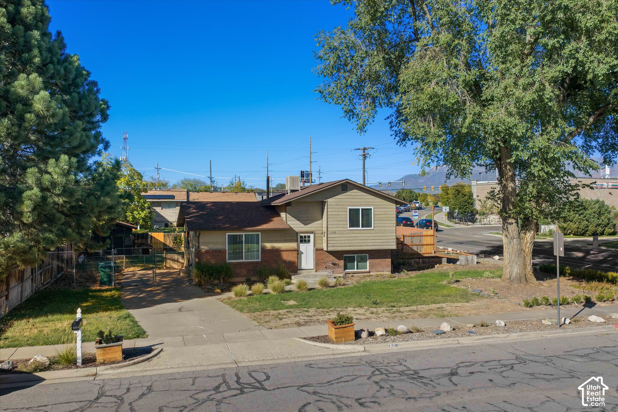 main property photo 29