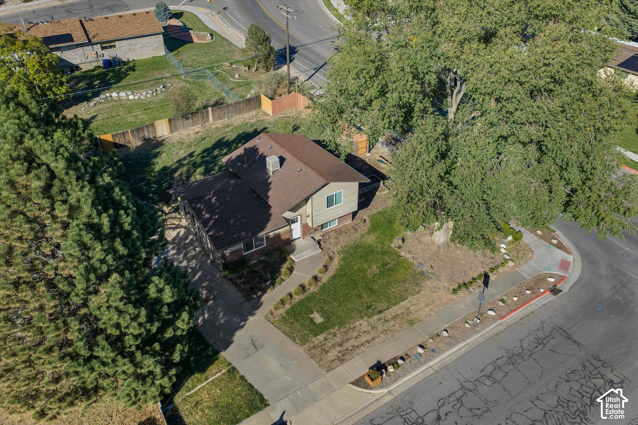 main property photo 31