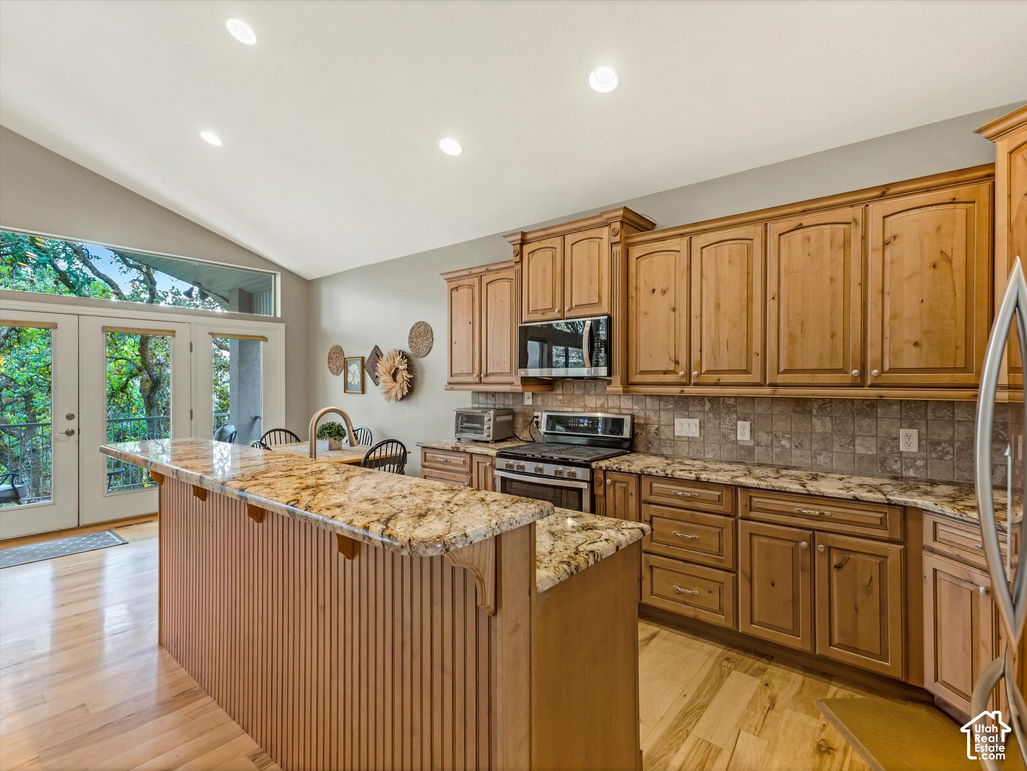 main property photo 12
