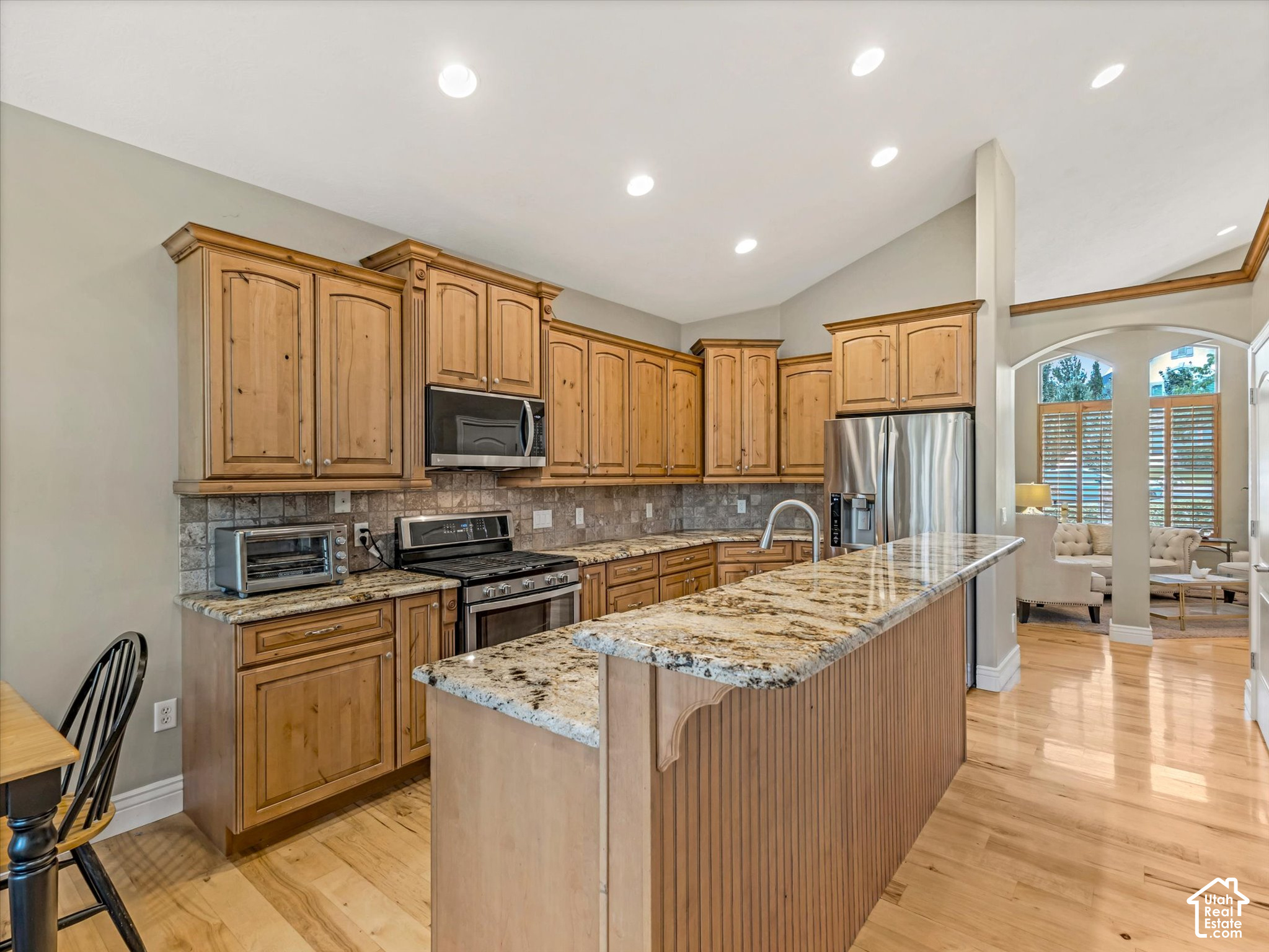 main property photo 13