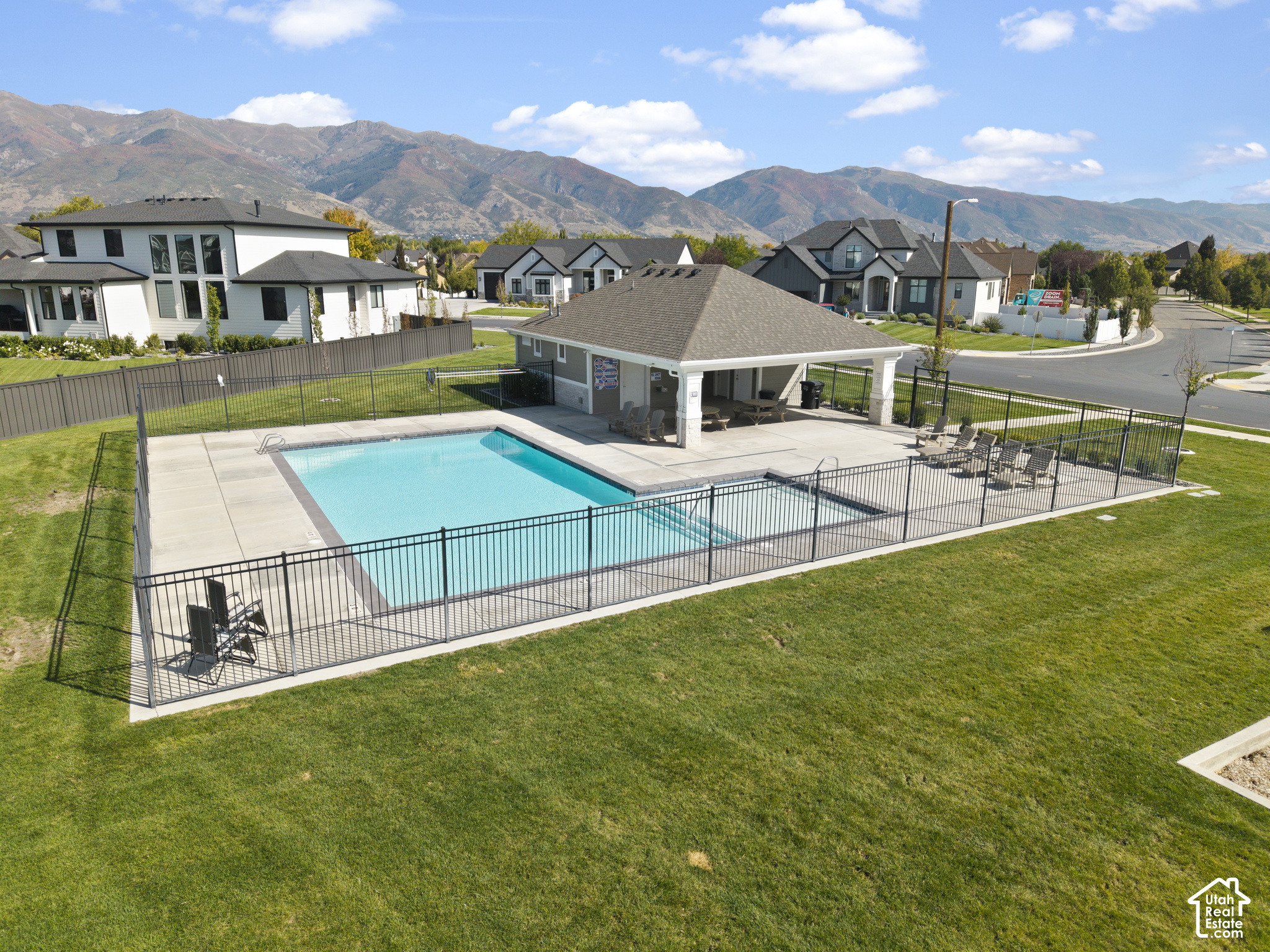 main property photo 75
