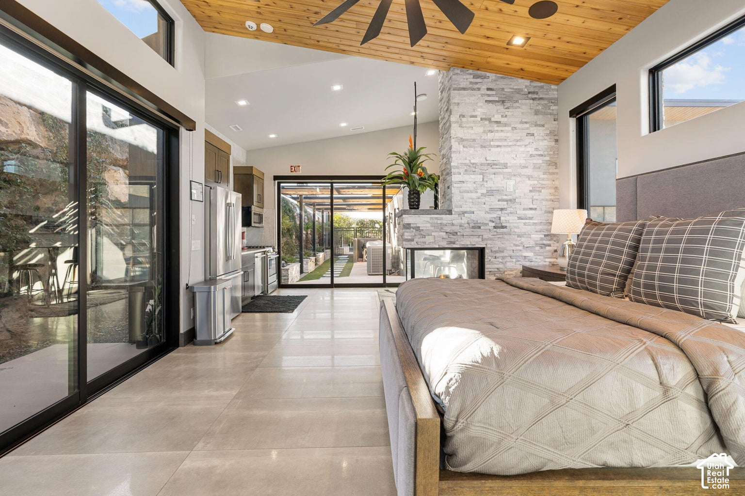 main property photo 59