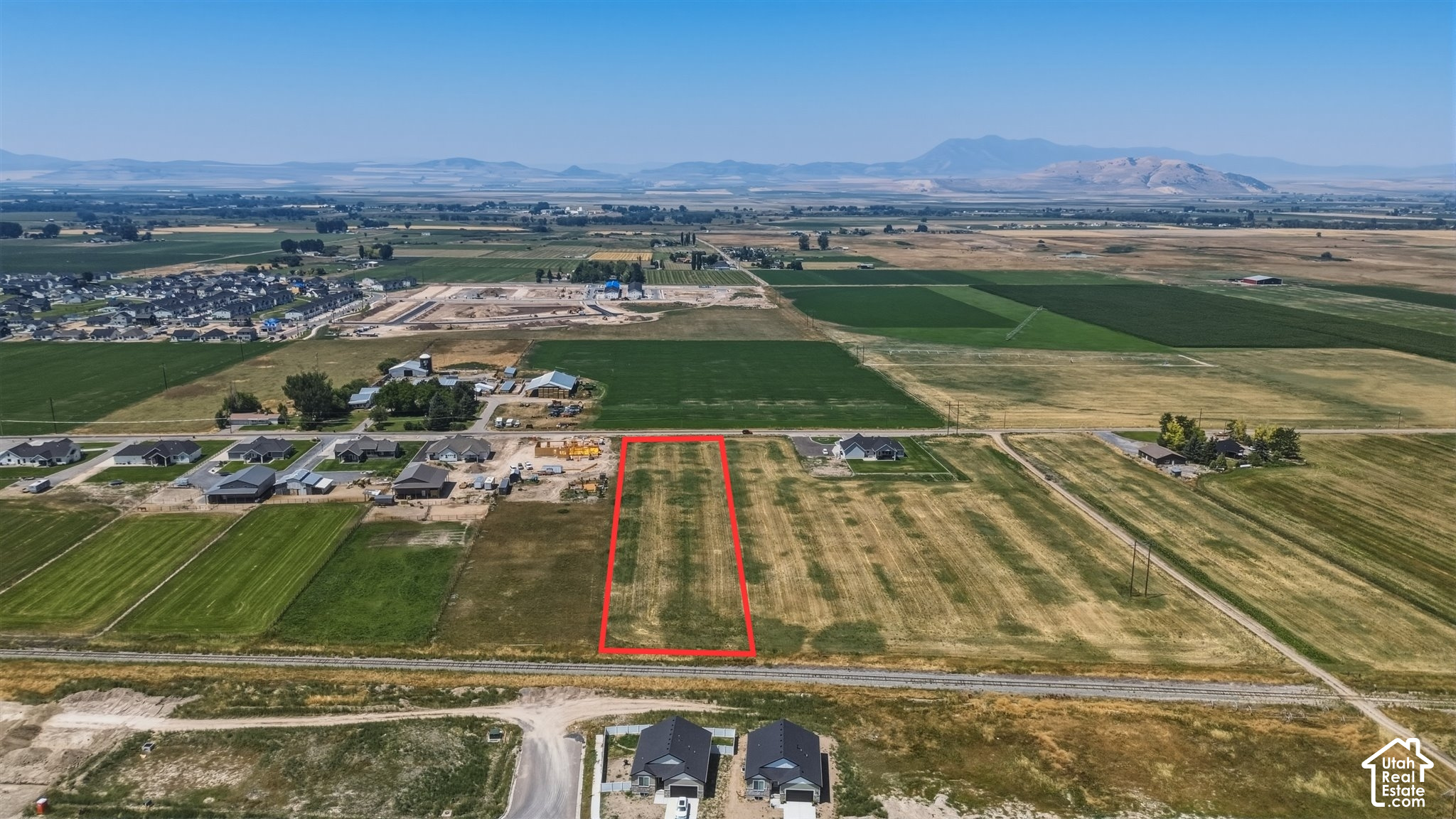 main property photo 16