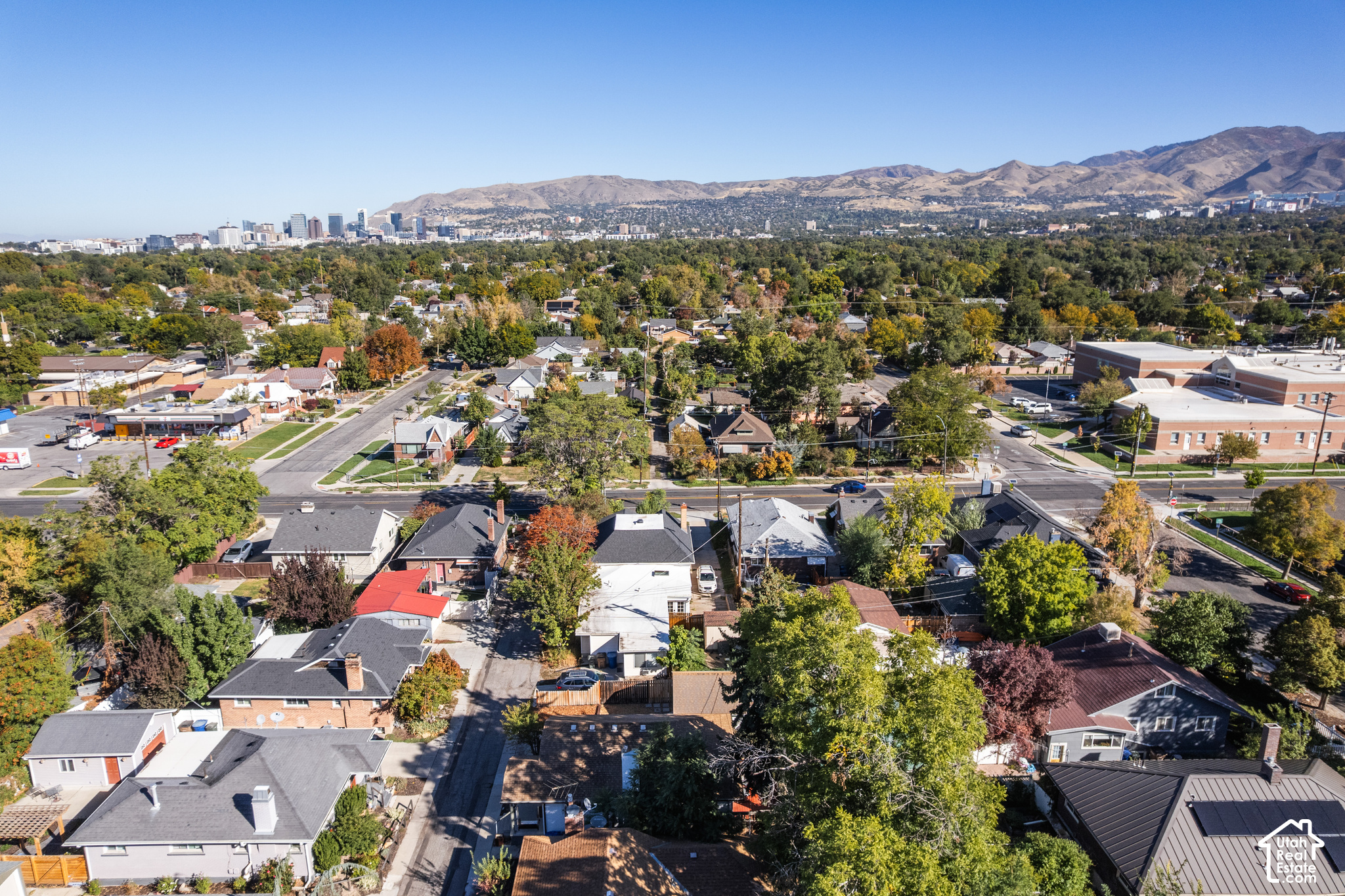 main property photo 35