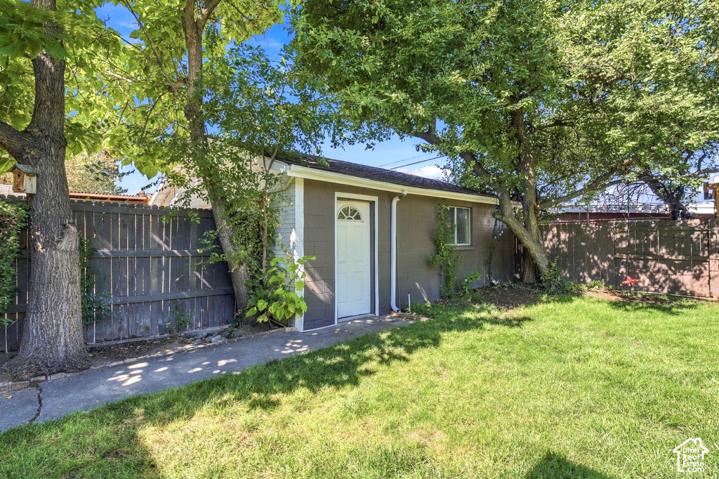 main property photo 25