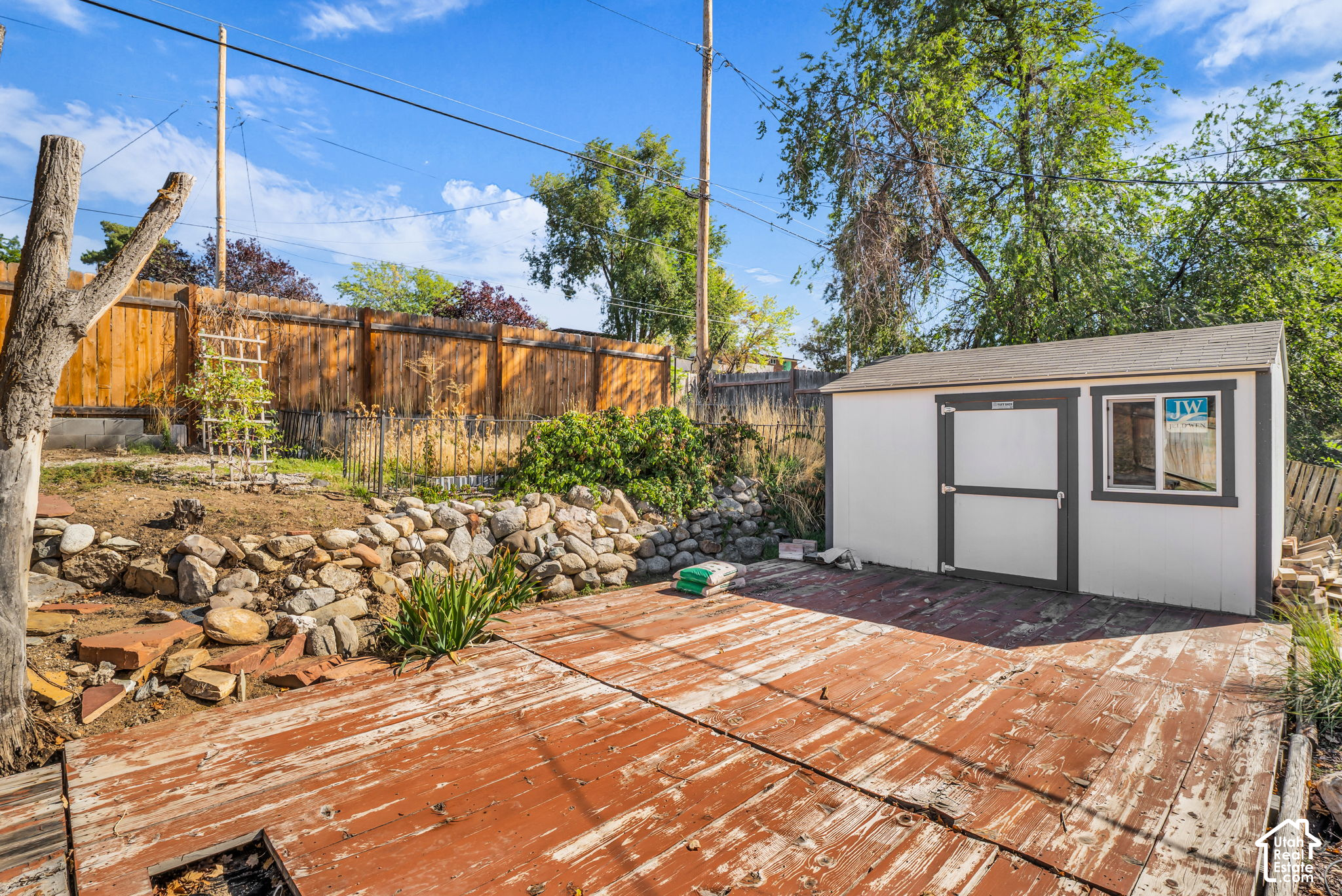 main property photo 28