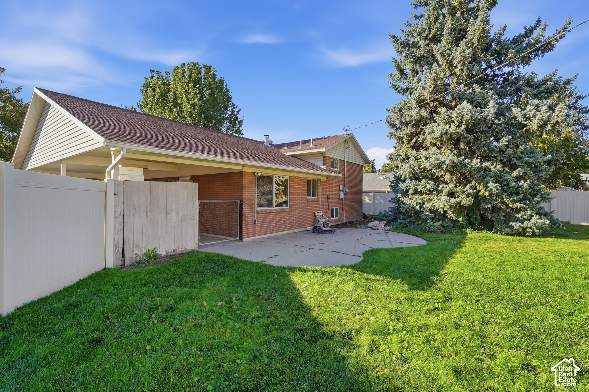 main property photo 23