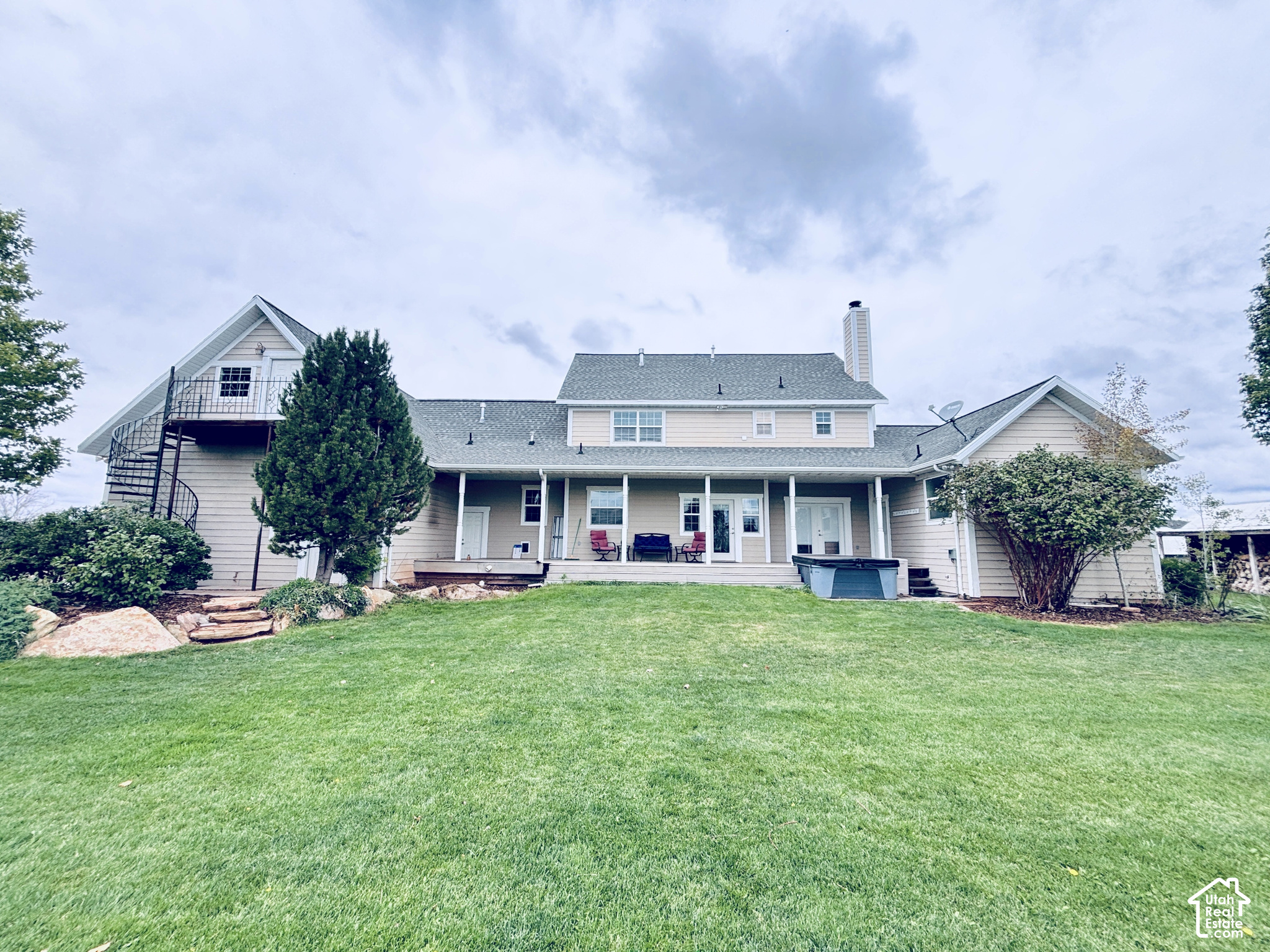 main property photo 3