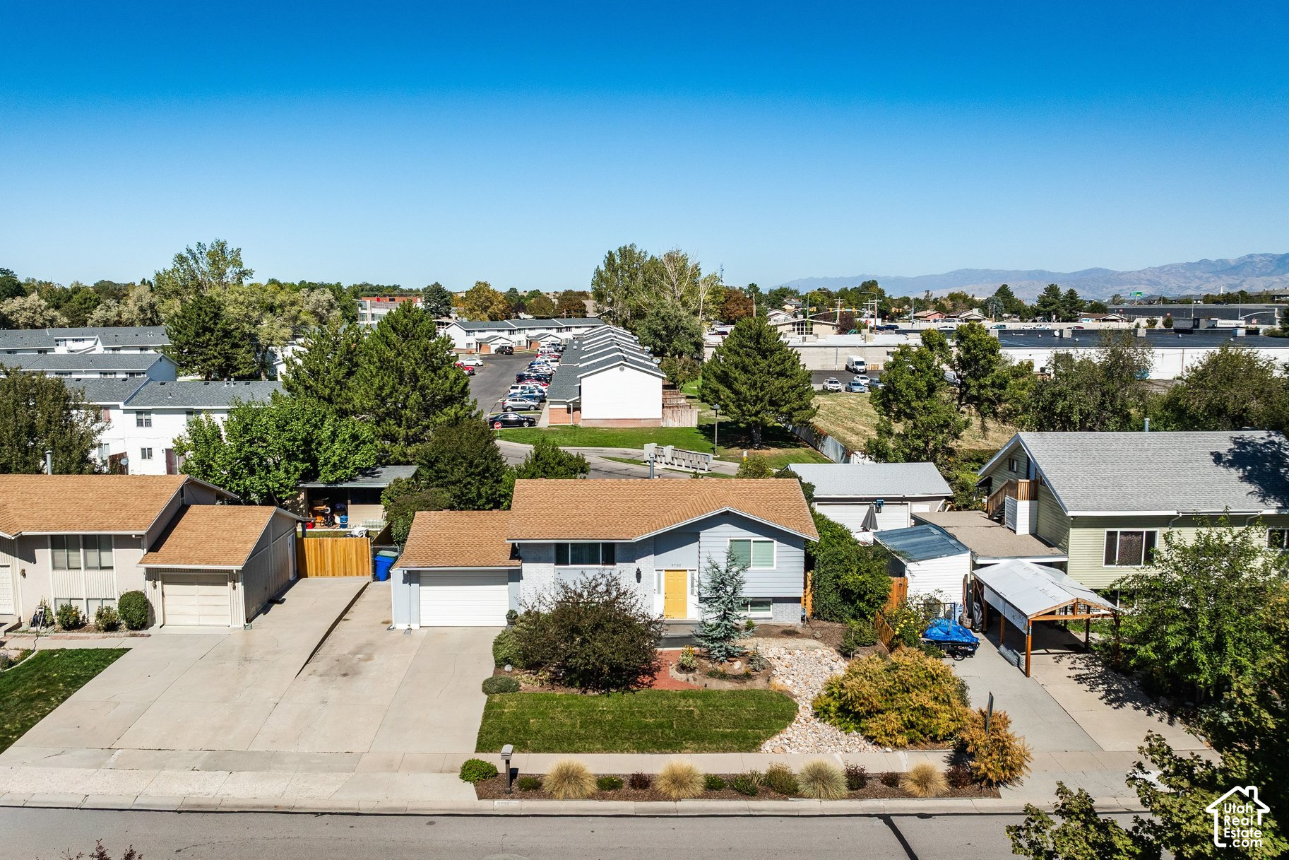 main property photo 22