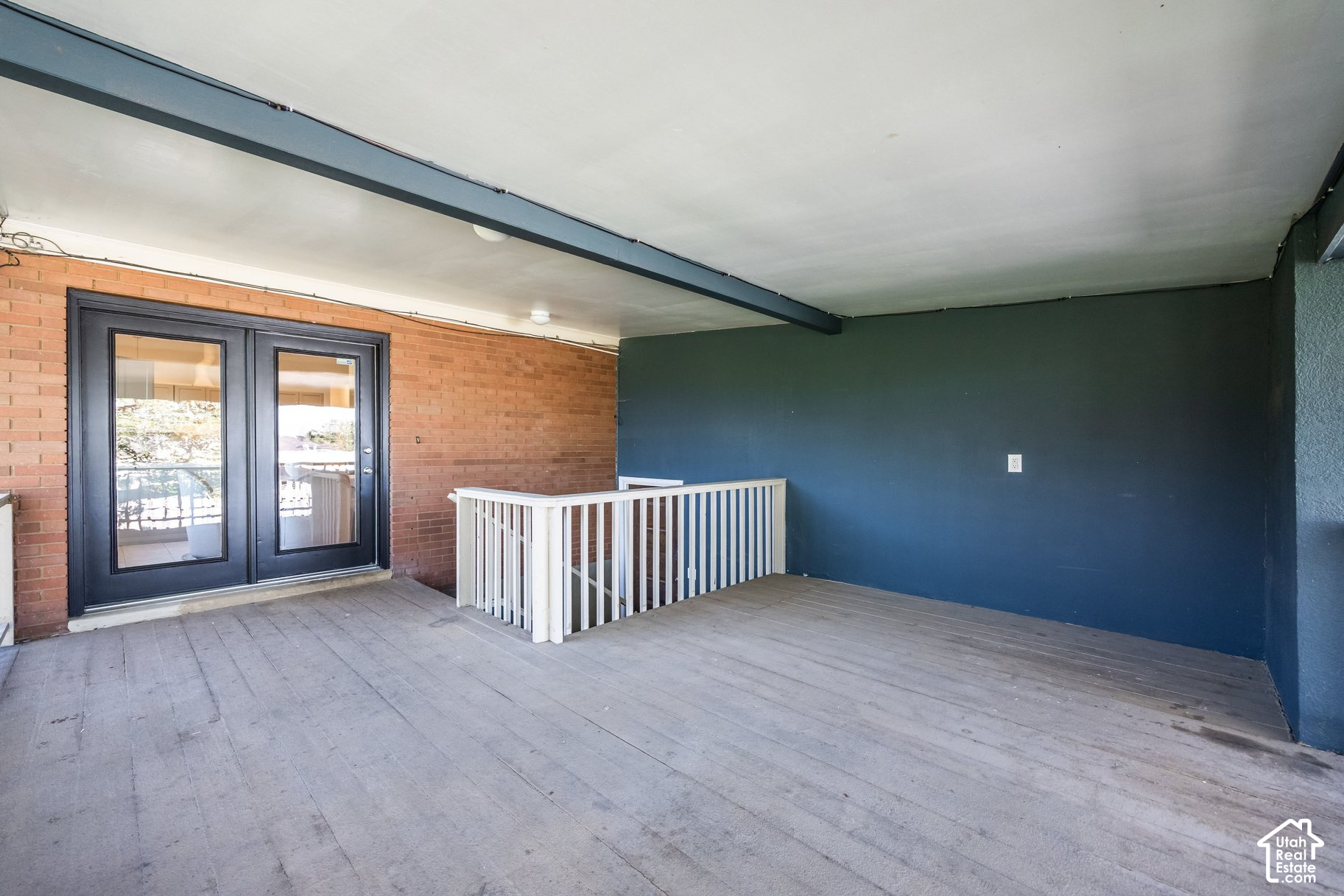 main property photo 11