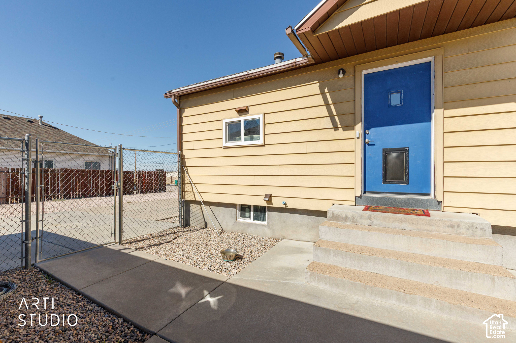 main property photo 28