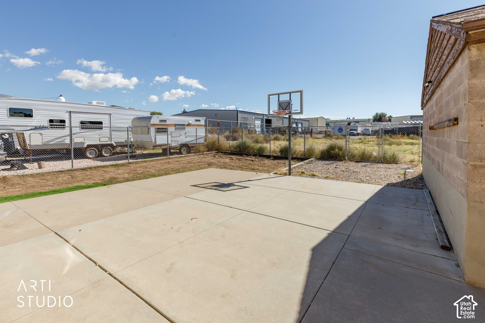 main property photo 30