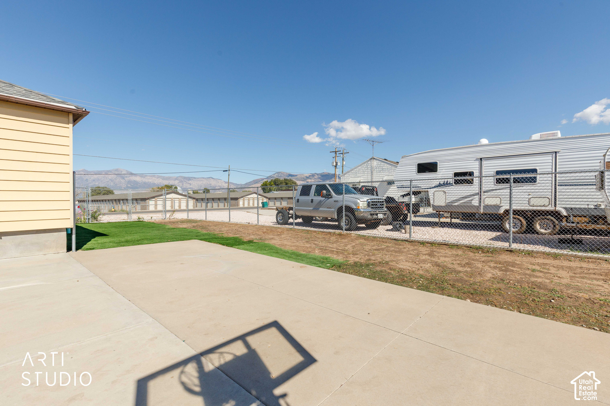 main property photo 32