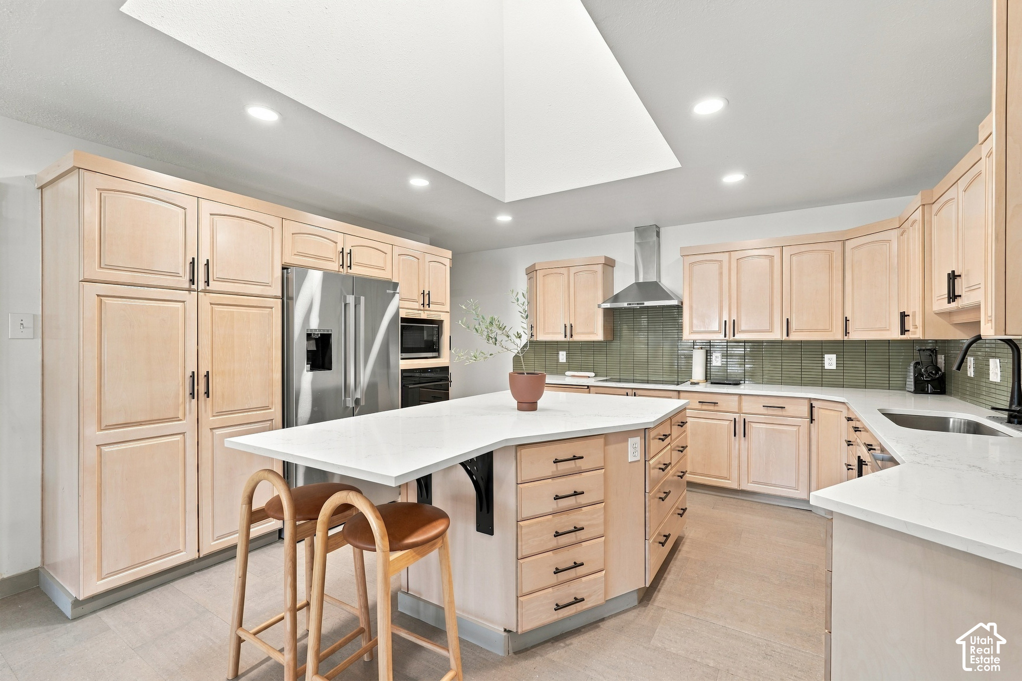 main property photo 13