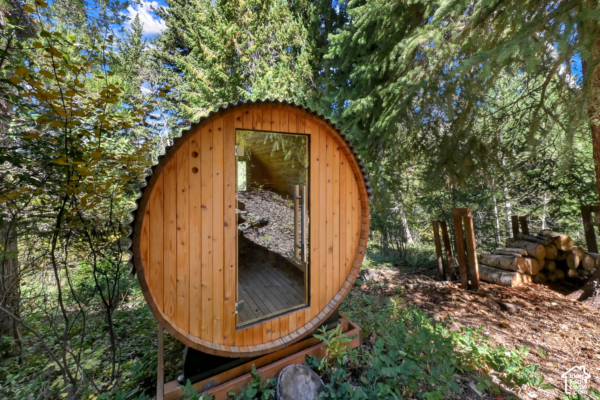 main property photo 27