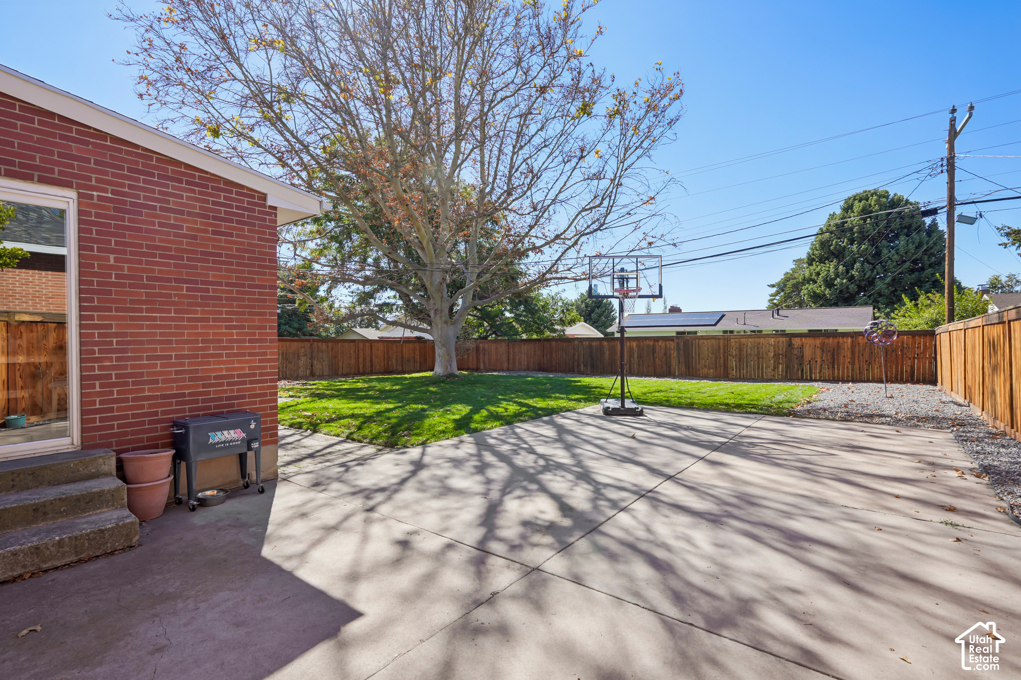 main property photo 32