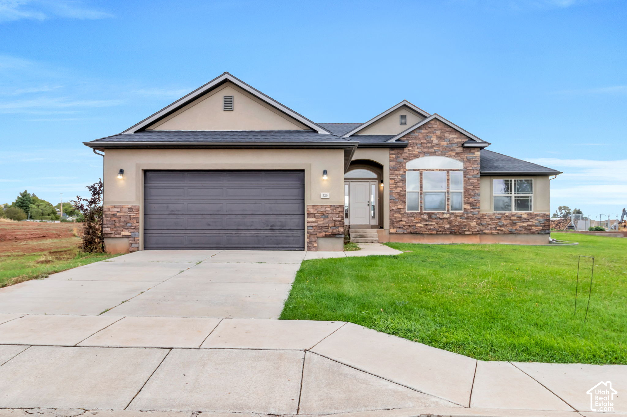 main property photo 0