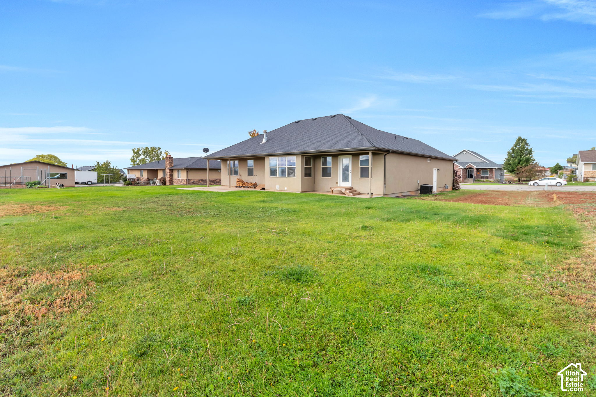 main property photo 40