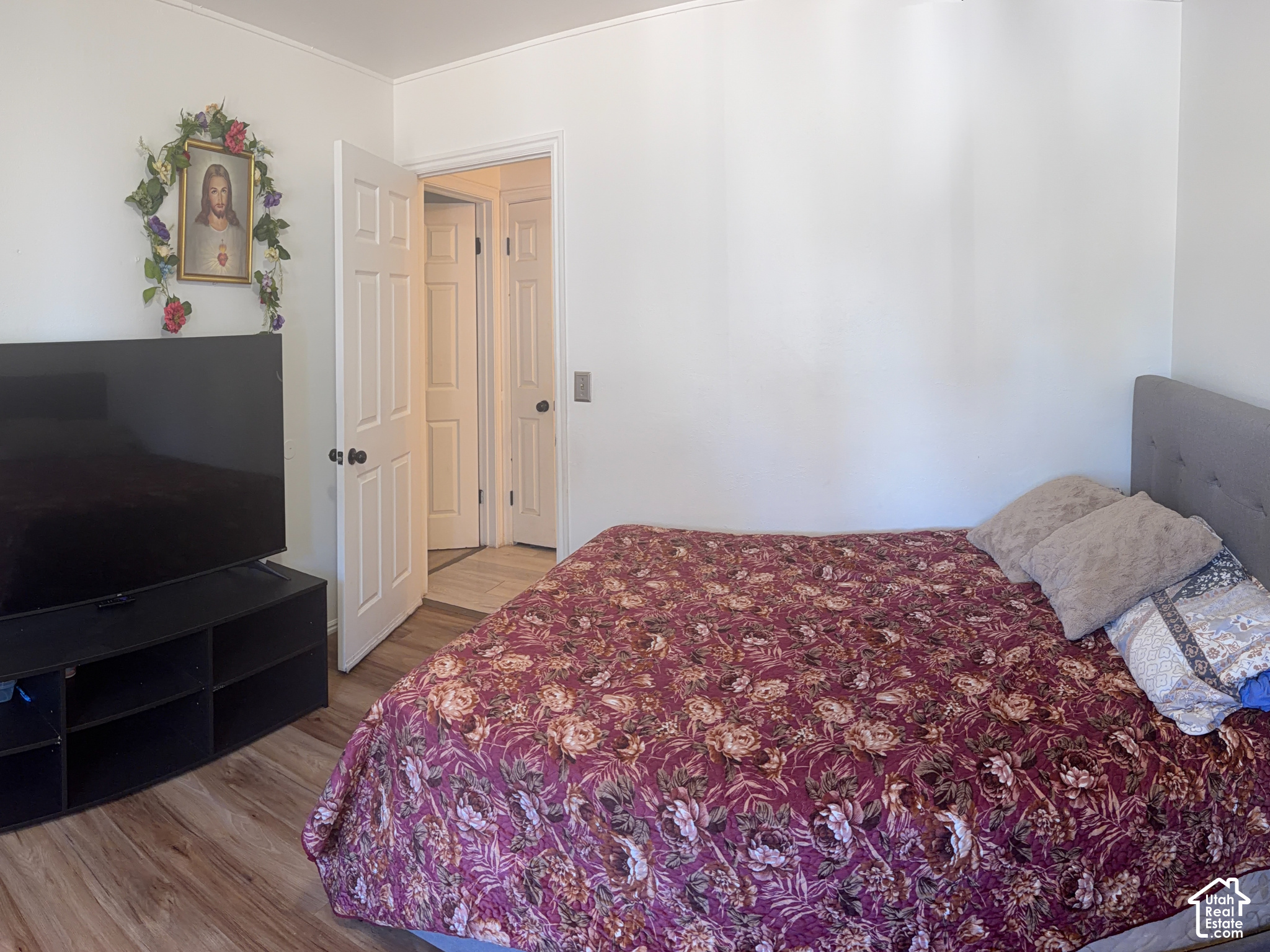 main property photo 10