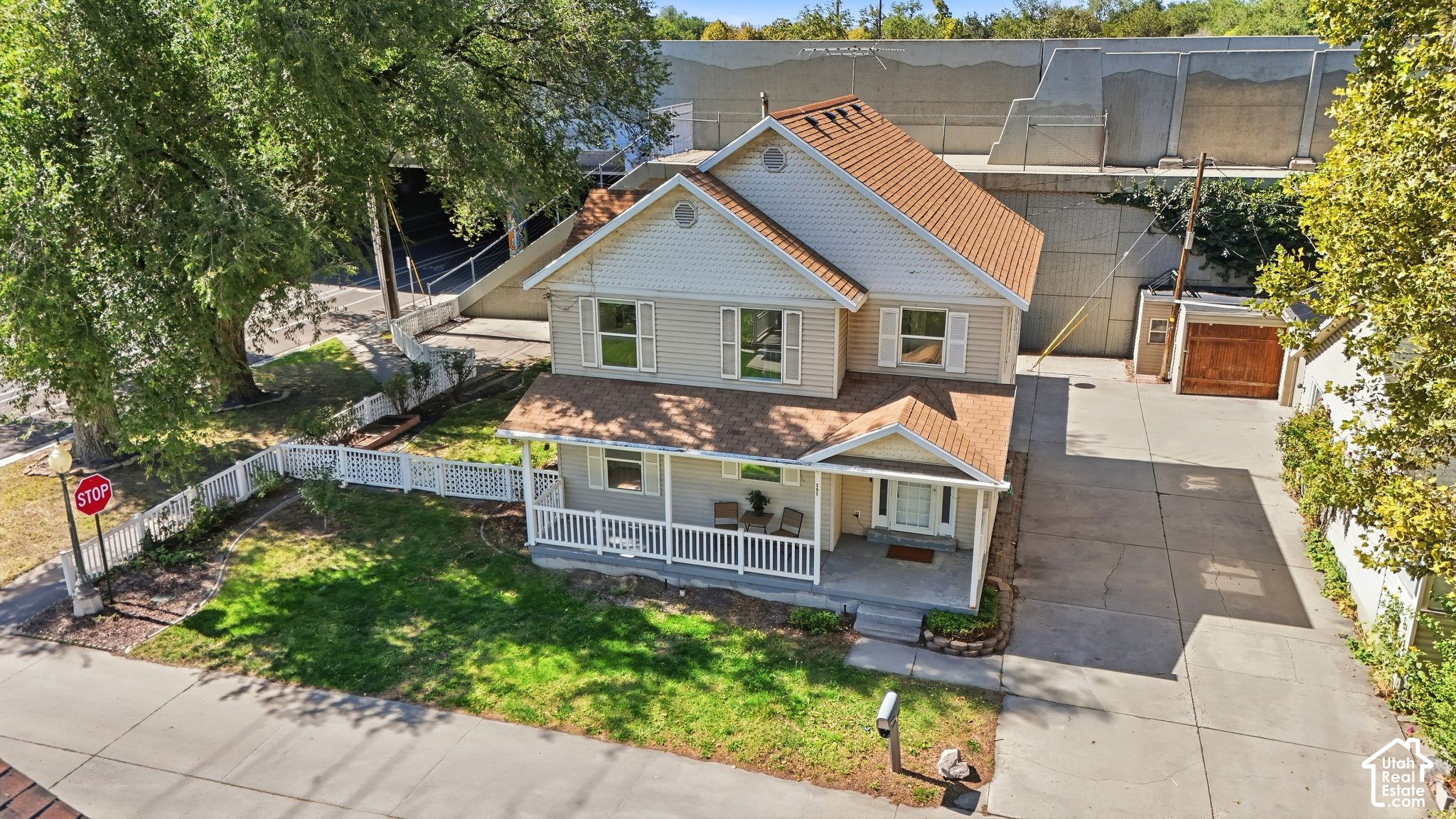 main property photo 31