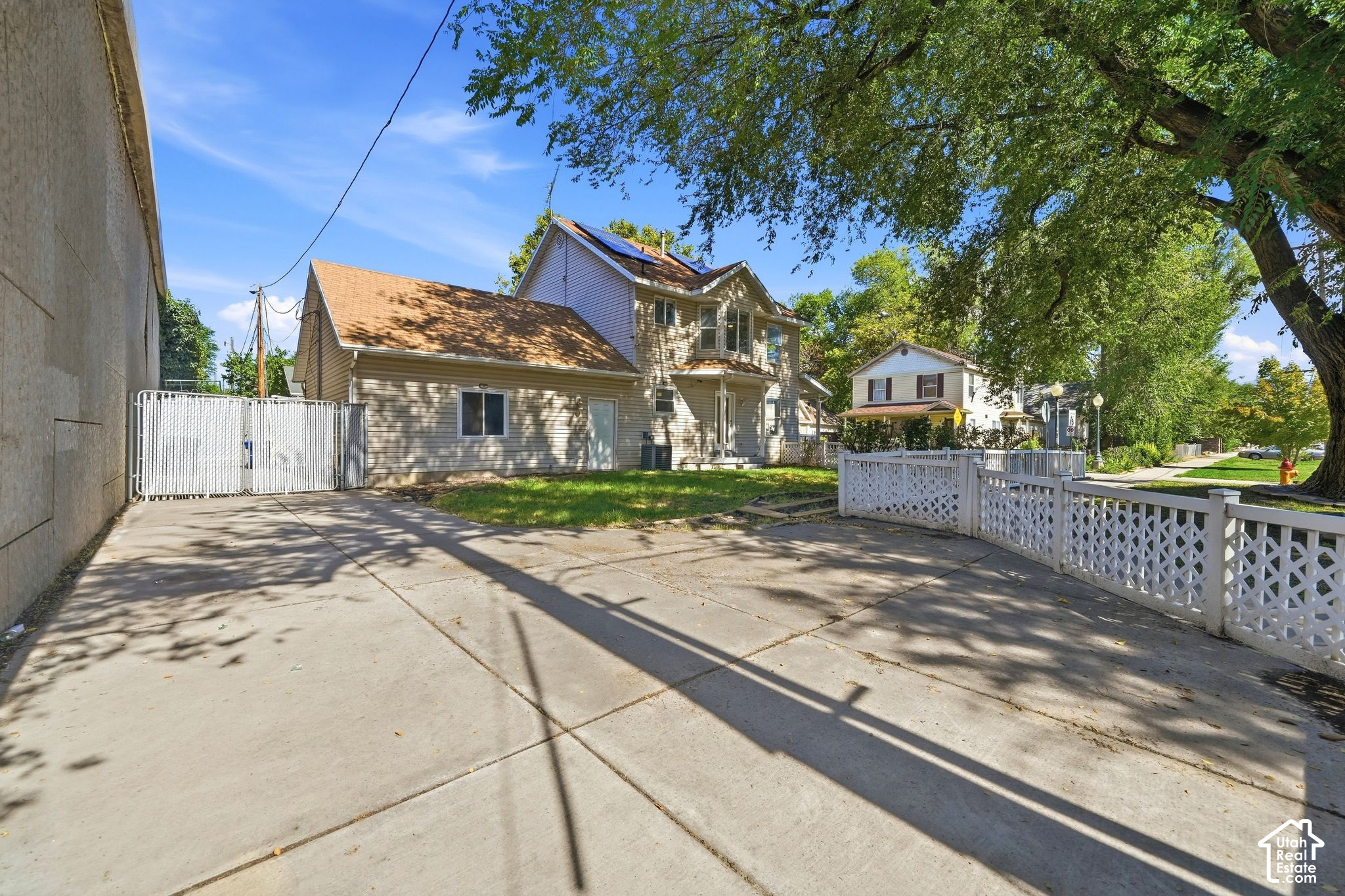 main property photo 35