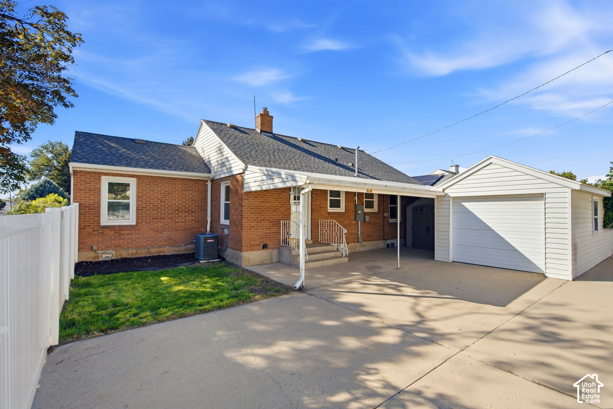main property photo 33