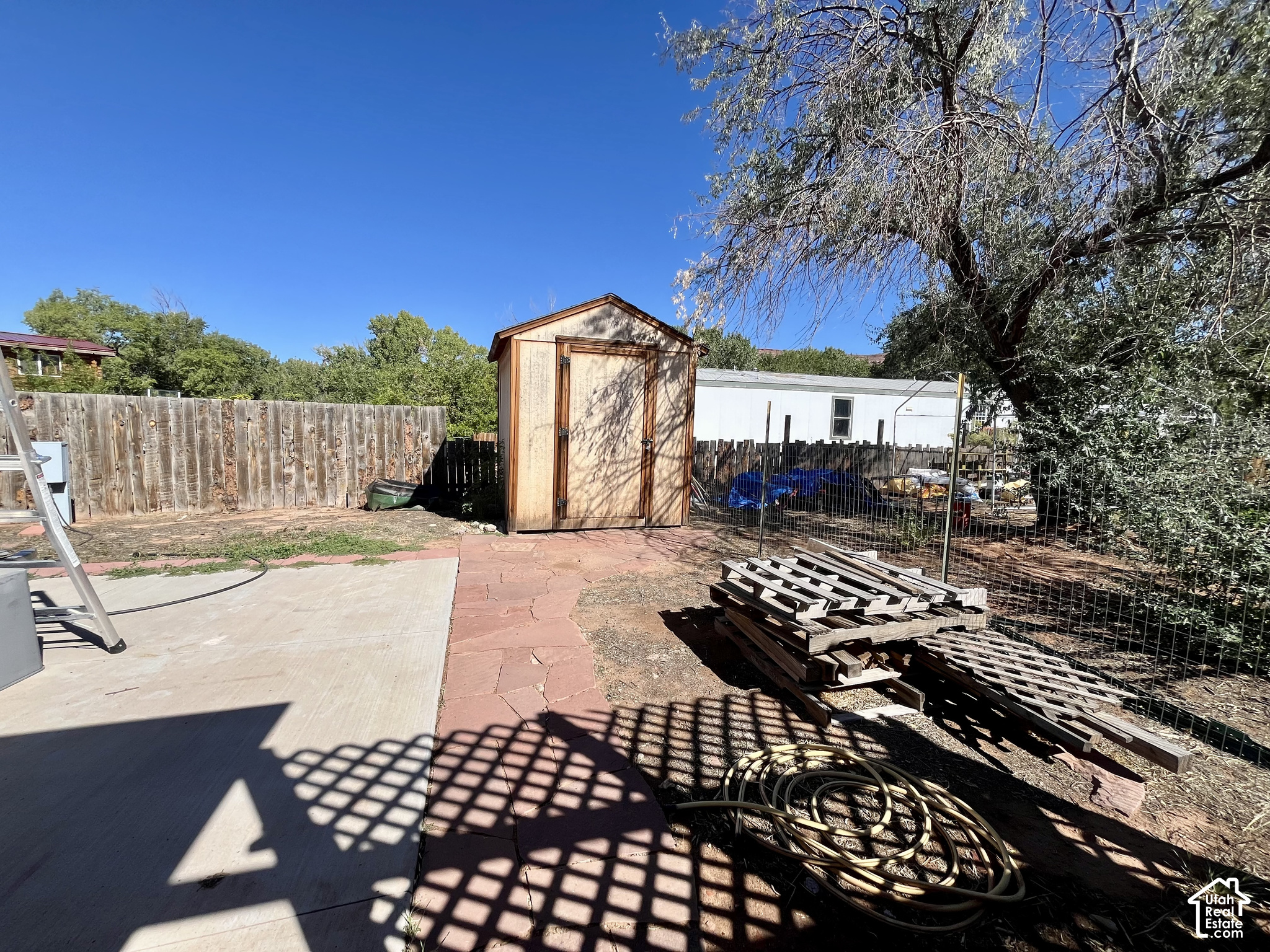 main property photo 17