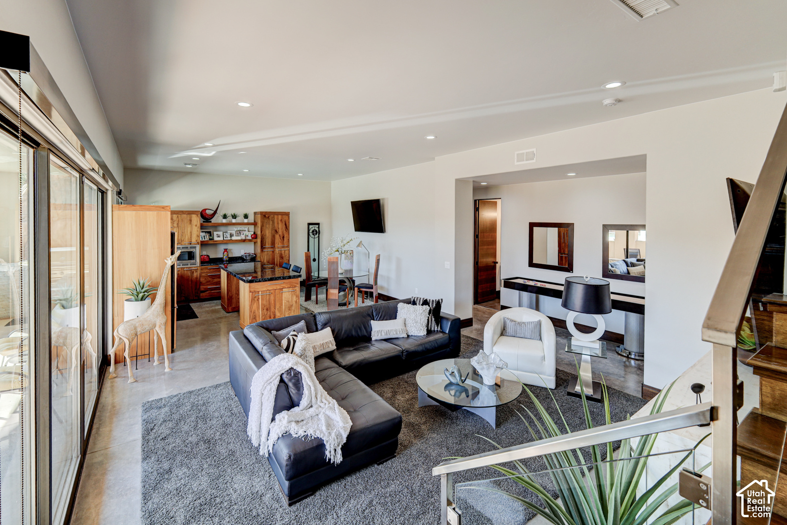 main property photo 70