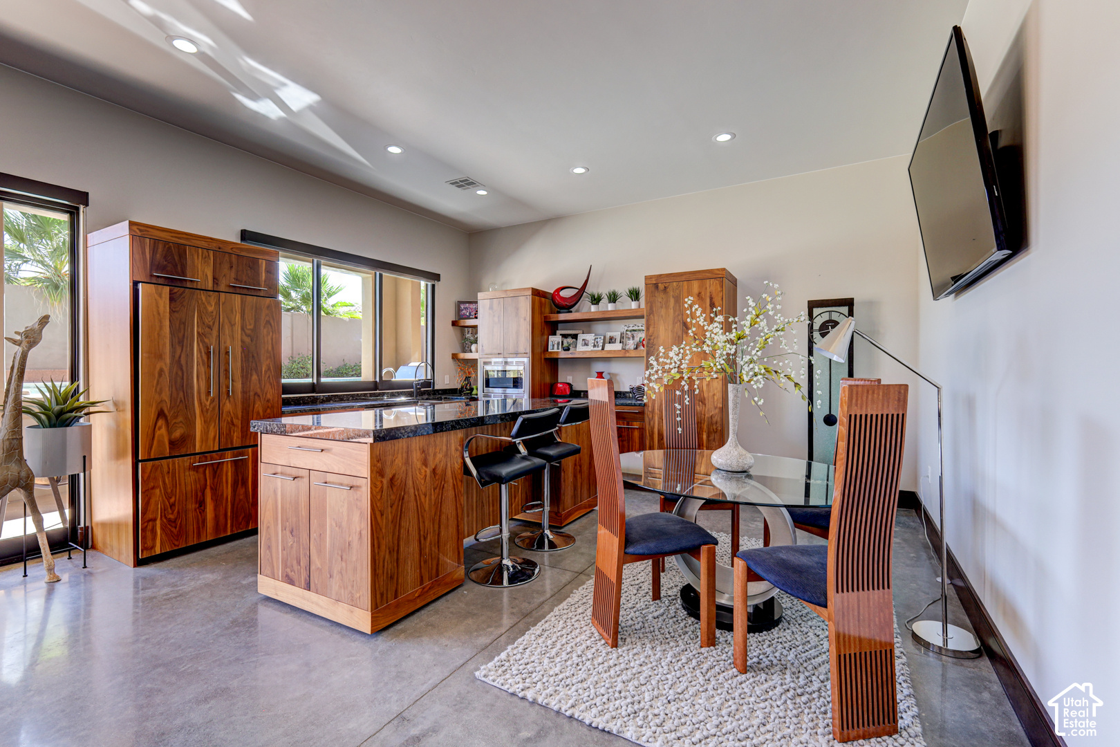 main property photo 75
