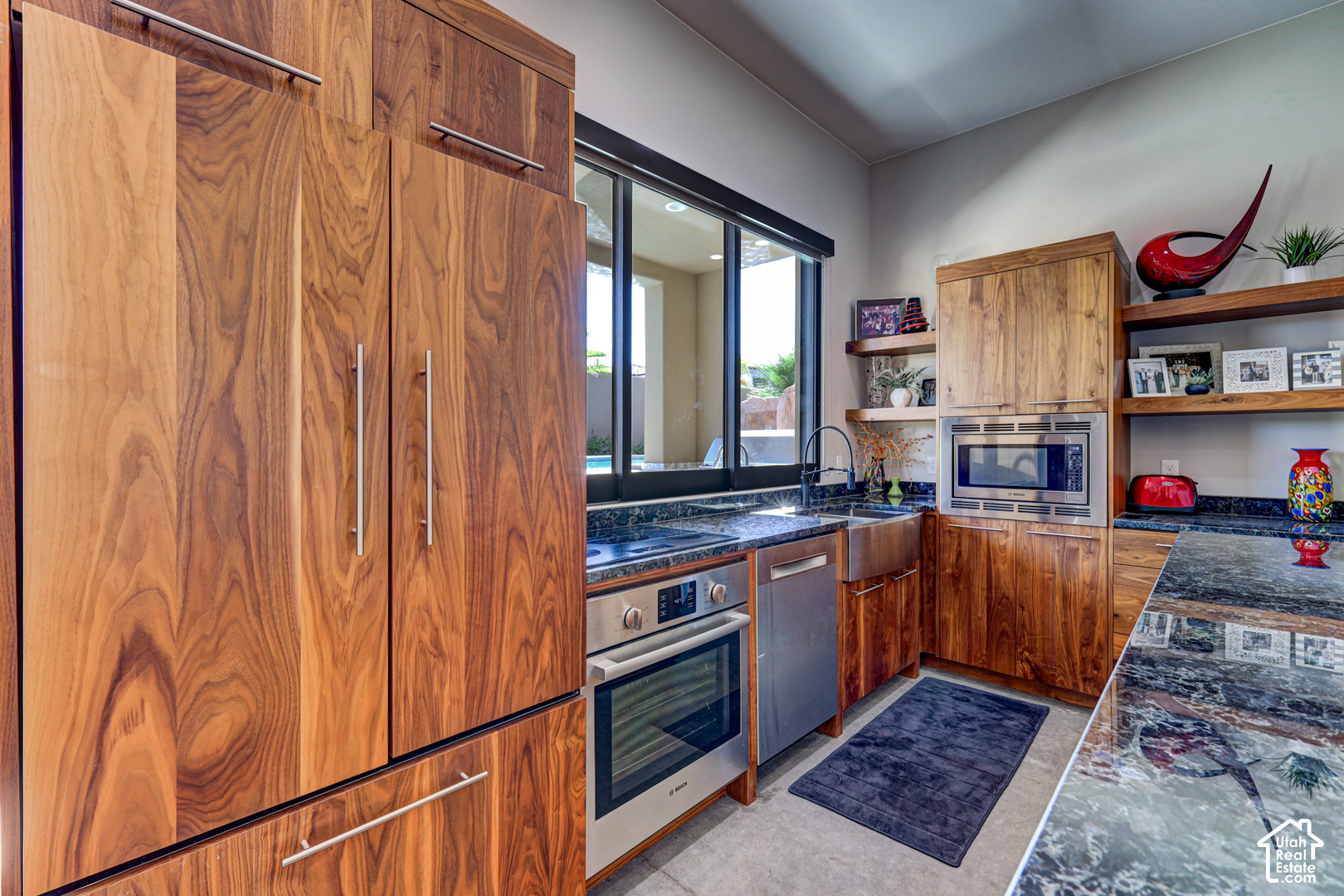 main property photo 76